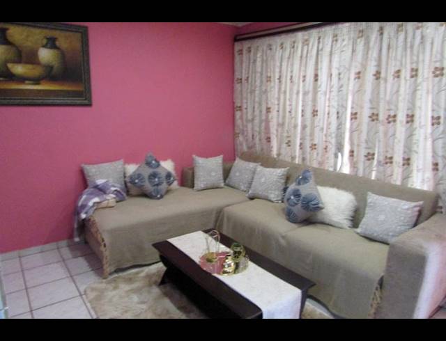 3 BEDROOM HOUSE FOR SALE IN WHITE RIVER EXT 3